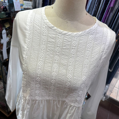 EXTRA30- Days Embroidery Cotton Top, 2 Colors, made in Japan
