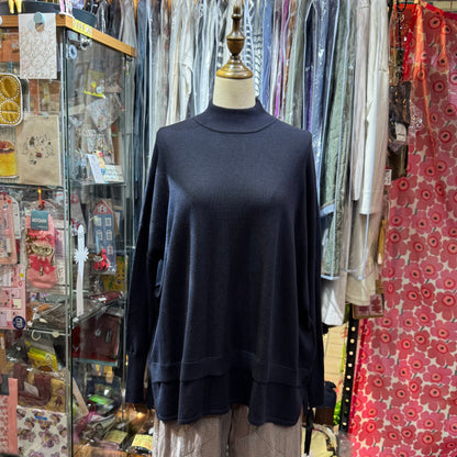 CEaRet Navy Long Top