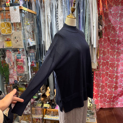CEaRet Navy Long Top