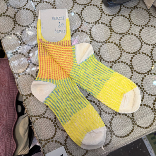 Meri ja kuu Yellow Socks, made in Japan