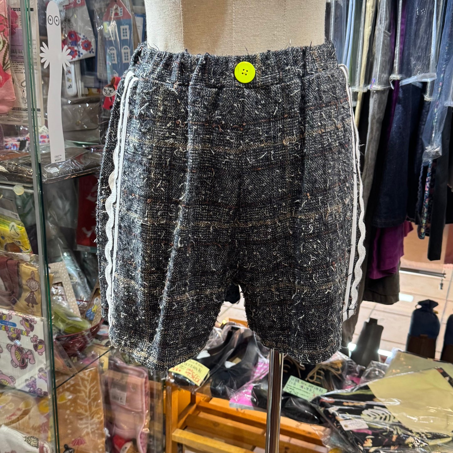 Frankygrow Tweed Checked Brown Short Pants, made in Japan, size  F2