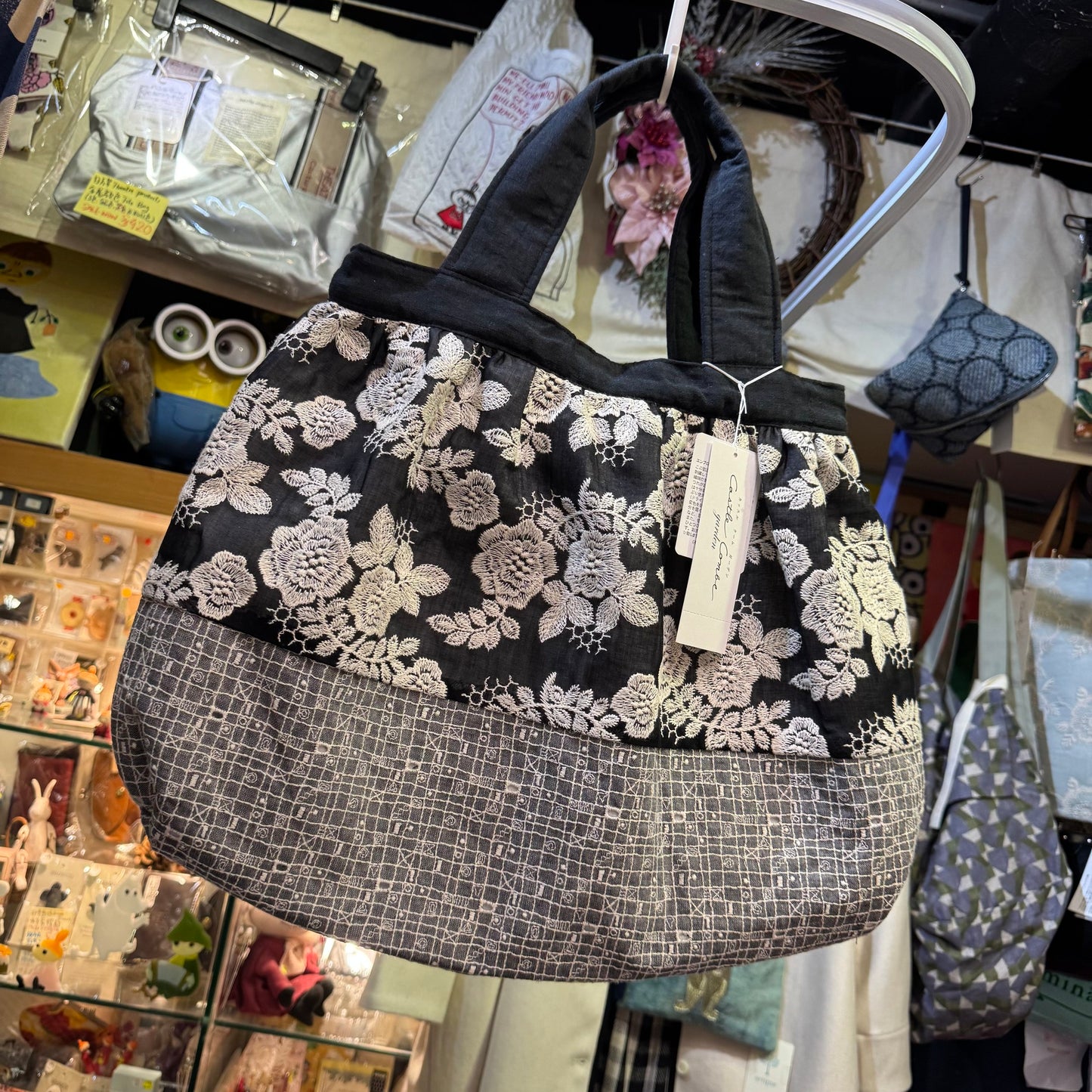 Castle Combe Embroidery Cotton Handbag, made in Japan