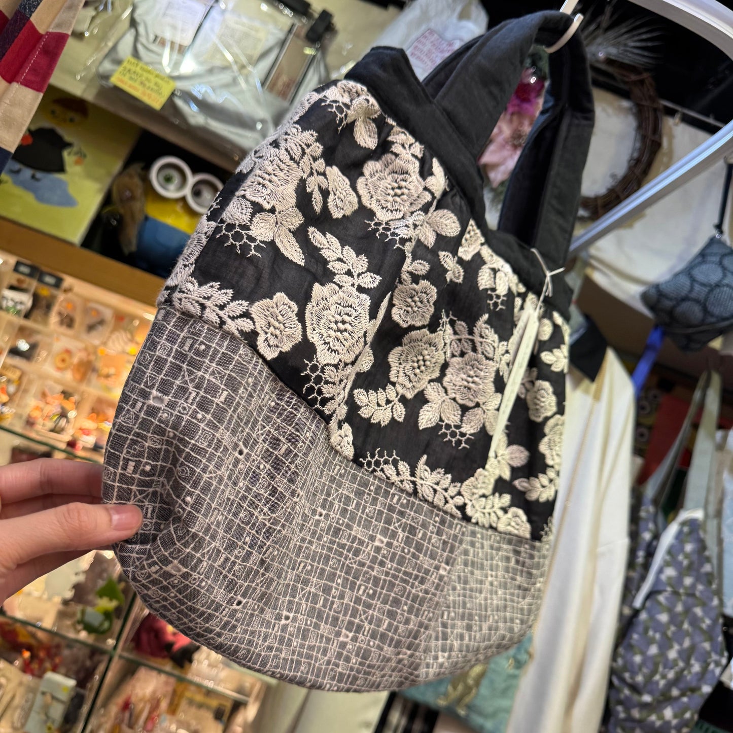 Castle Combe Embroidery Cotton Handbag, made in Japan