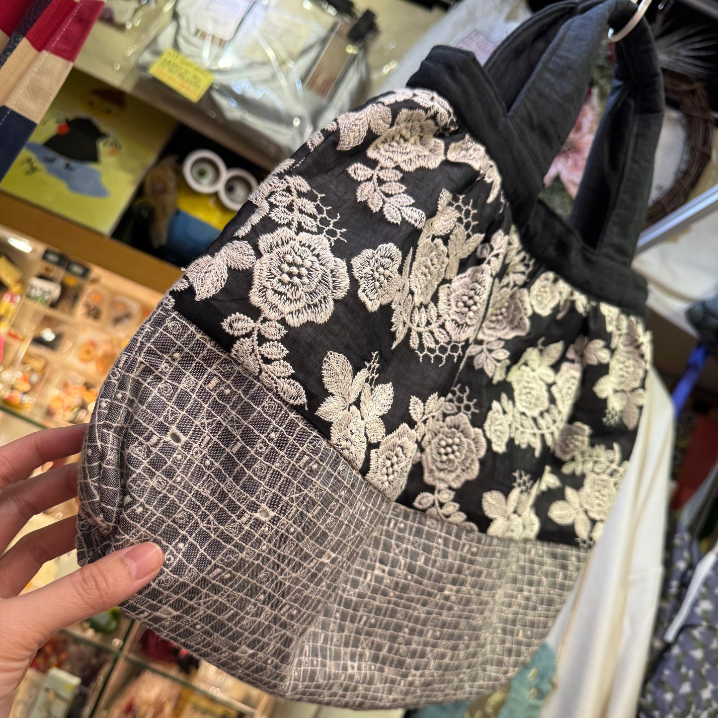 Castle Combe Embroidery Cotton Handbag, made in Japan