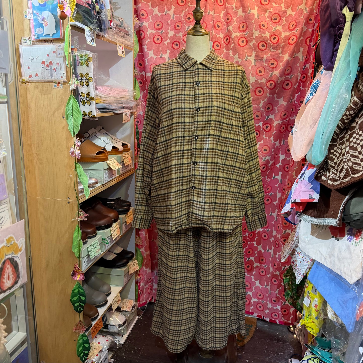 HTS Checked Pants, made in india