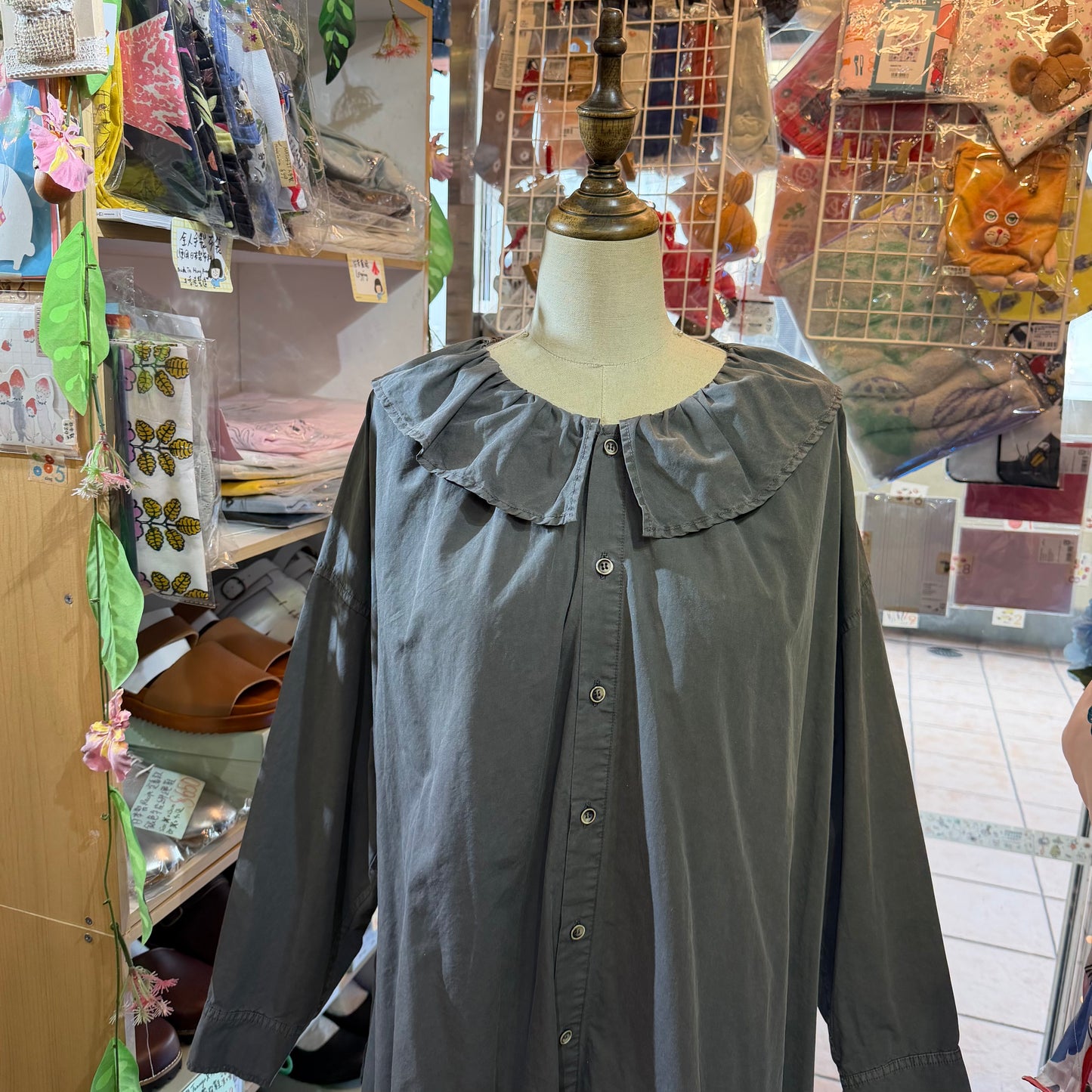 Estroislose Charcoal Shirt, made in Japan