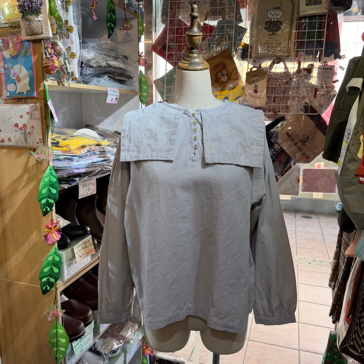 Tukuroi by Sun Valley Grey Embroidery Blouse Top