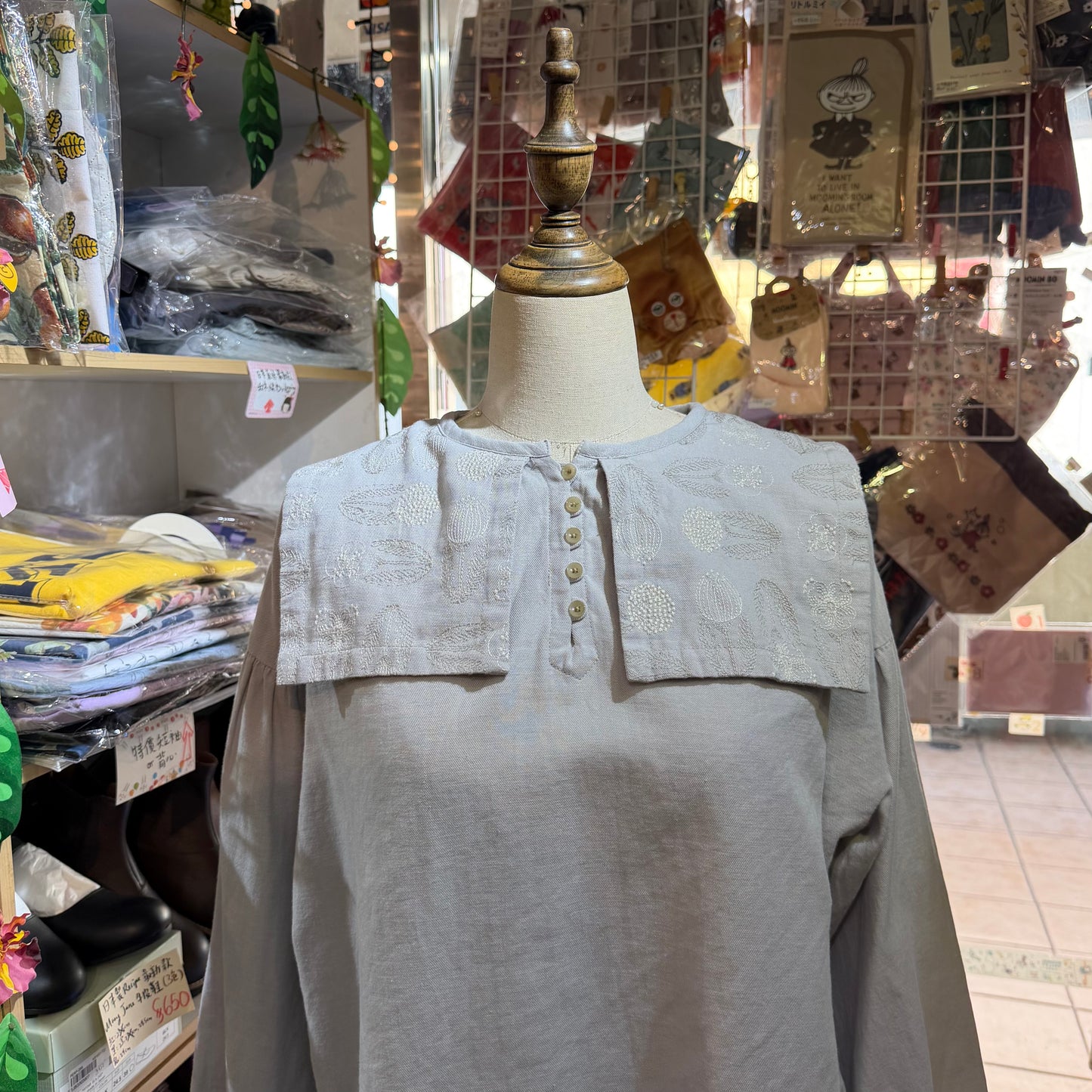 Tukuroi by Sun Valley Grey Embroidery Blouse Top