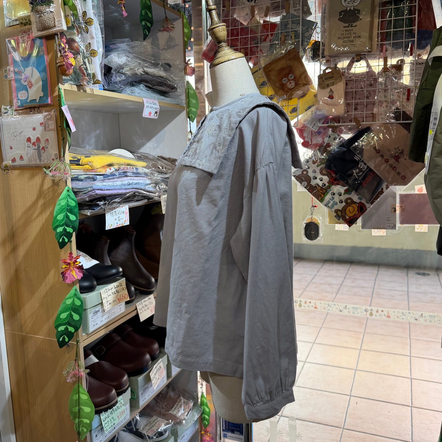 Tukuroi by Sun Valley Grey Embroidery Blouse Top