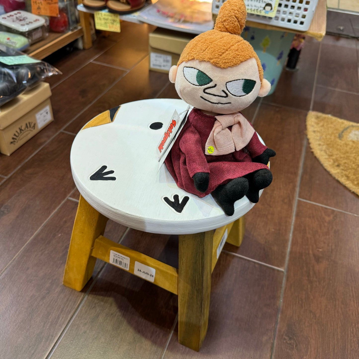 Snow Fairy  Hand-carved Round Wood Stool, Child Seat, made in Thailand [New in 2024] *Exclude Shipping Fee