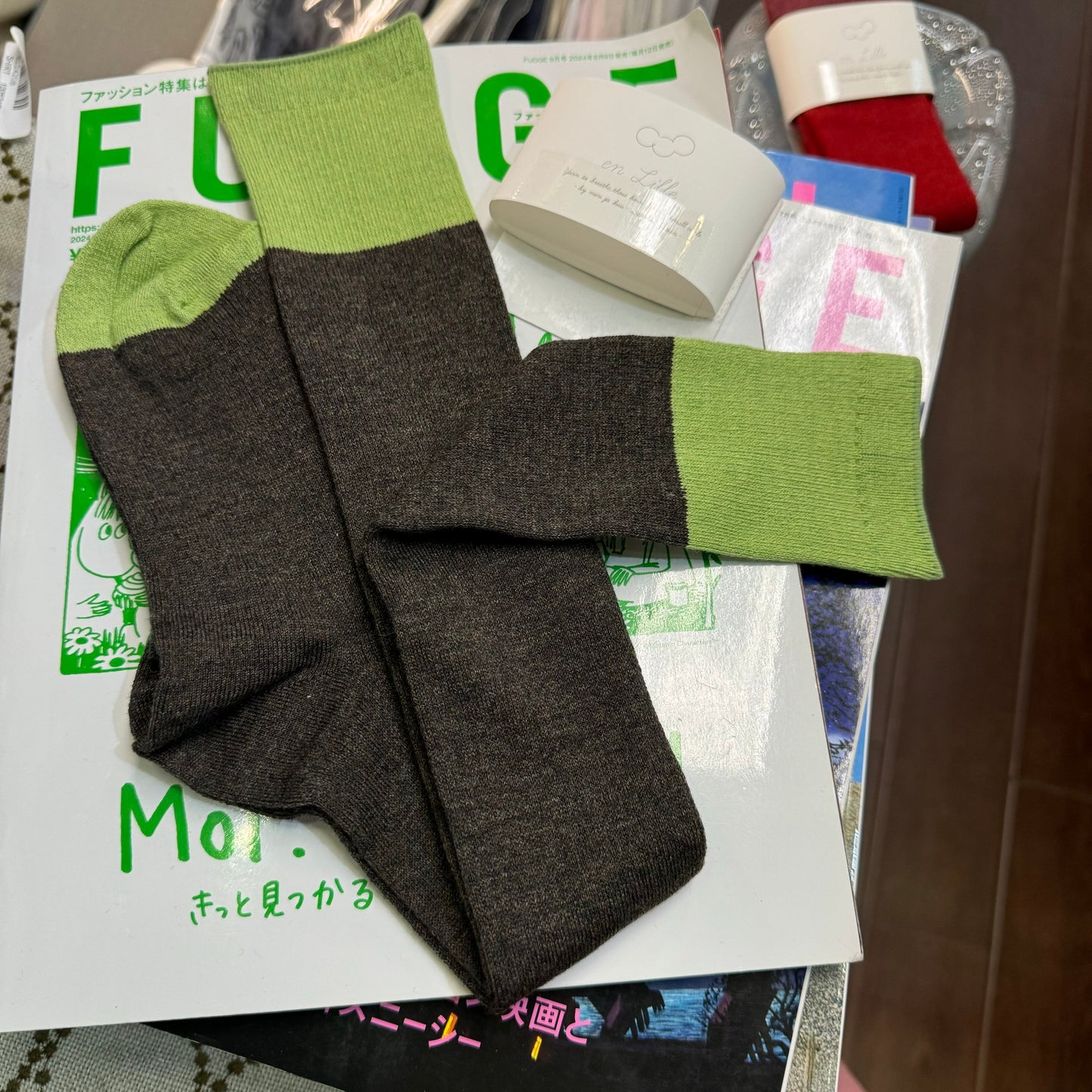 en lille Wool Long Socks, 2 Colors, made in Japan
