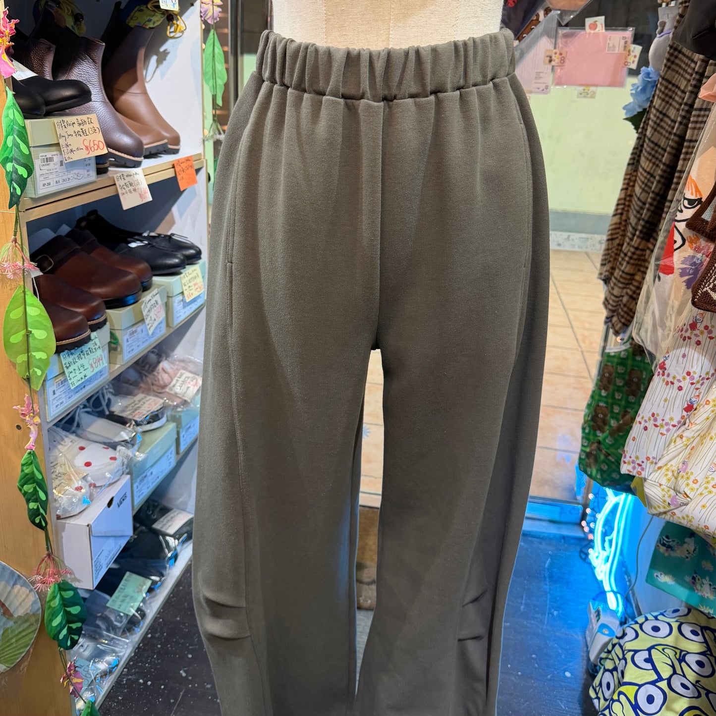 Yenn Military Green Pants, made in Korea