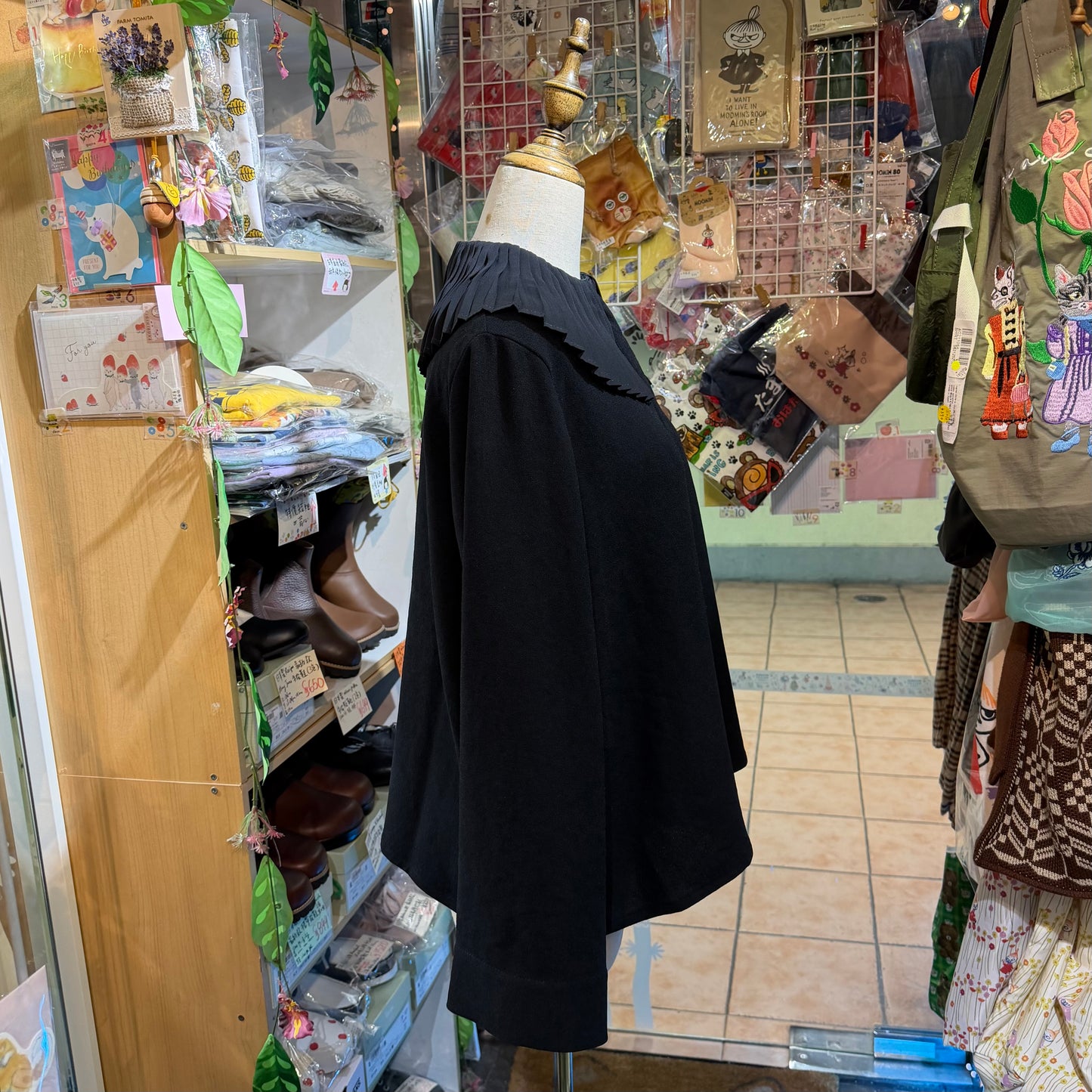 Mizuiro Ind Frill Black Blouse, made in Japan