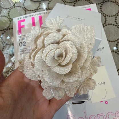 UN CINQ Natural Linen Corsage Rose, Brooch, made in Korea