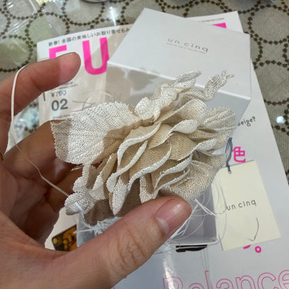 UN CINQ Natural Linen Corsage Rose, Brooch, made in Korea