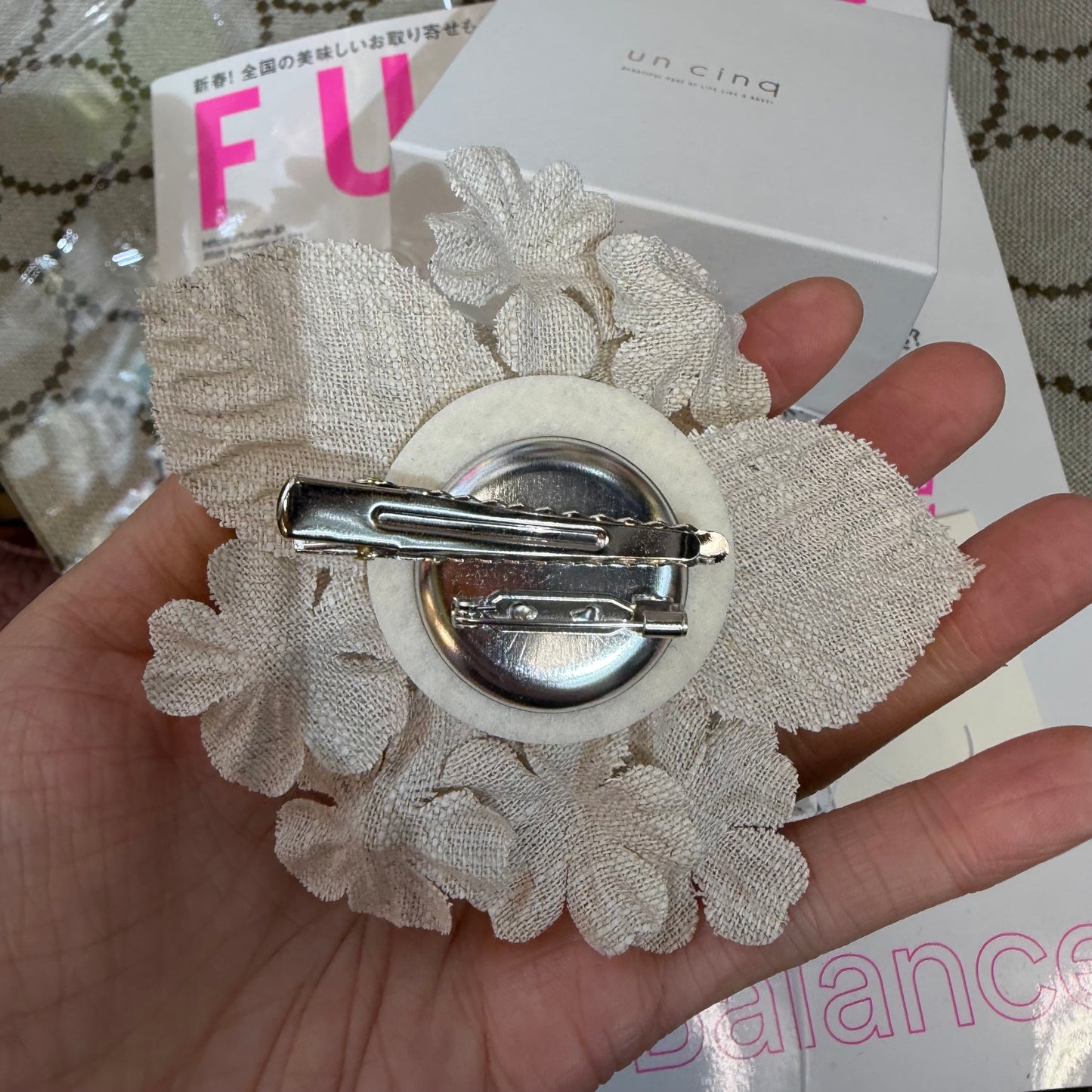 UN CINQ Natural Linen Corsage Rose, Brooch, made in Korea