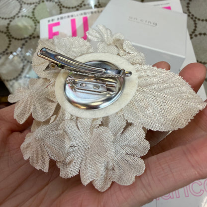 UN CINQ Natural Linen Corsage Rose, Brooch, made in Korea