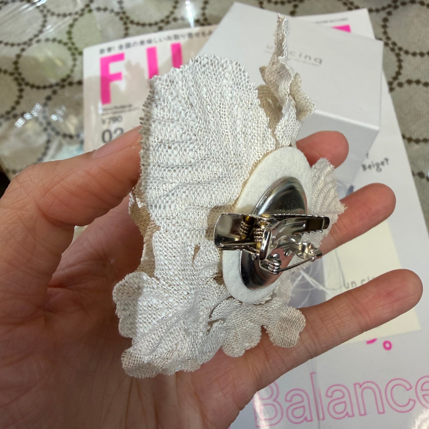 UN CINQ Natural Linen Corsage Rose, Brooch, made in Korea