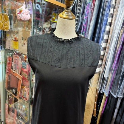 EXTRA30- Le colis Lace Vest Top, 2 Colors