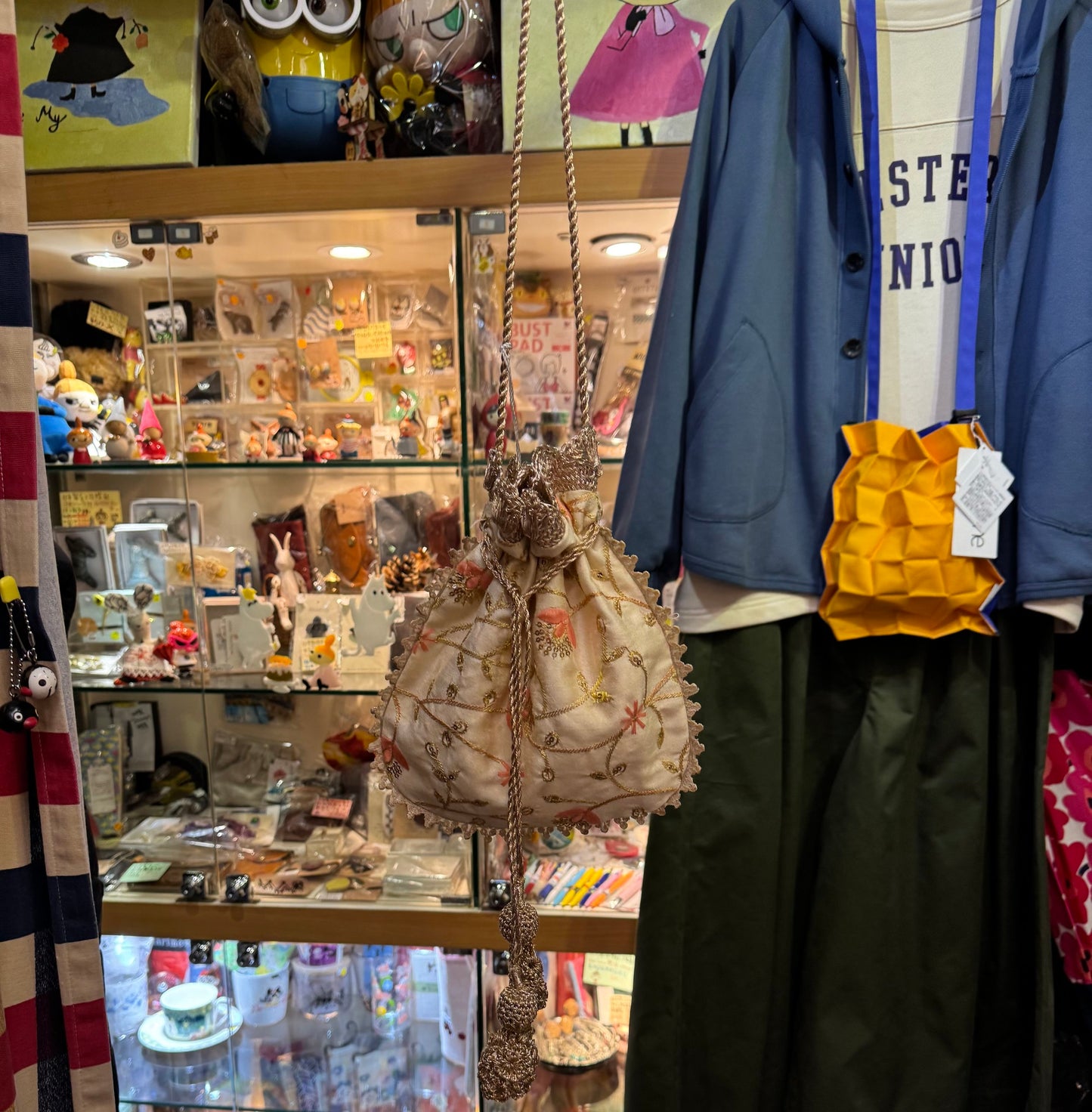 ne Quittez pas Drawstring Bag, made in India