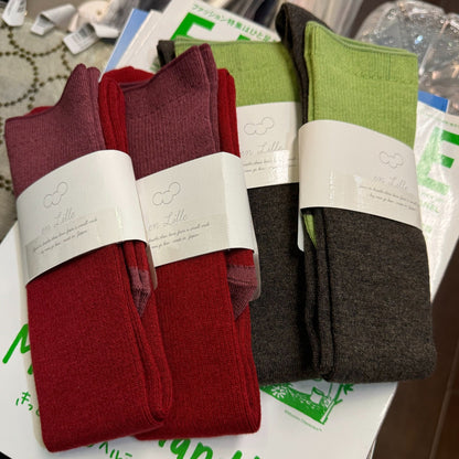 en lille Wool Long Socks, 2 Colors, made in Japan